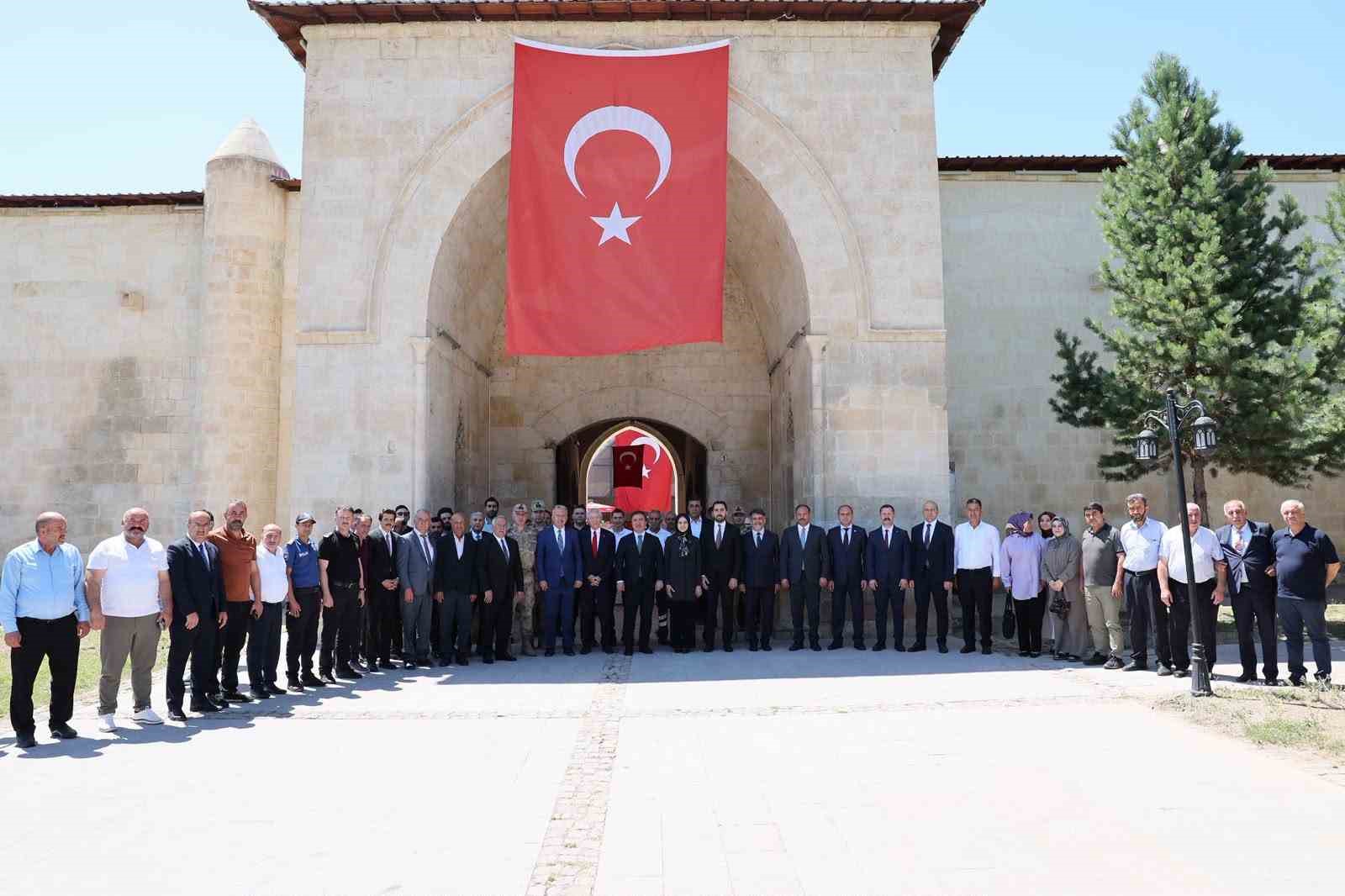Tercan’da 15 Temmuz Fotoğraf Sergisi açıldı