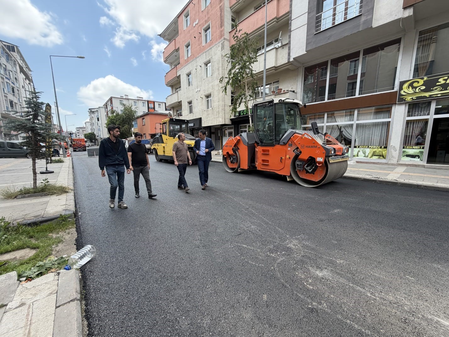 Vali Ziya Polat, Cumhuriyet Caddesi’ndeki yol çalışmalarını yerinde inceledi