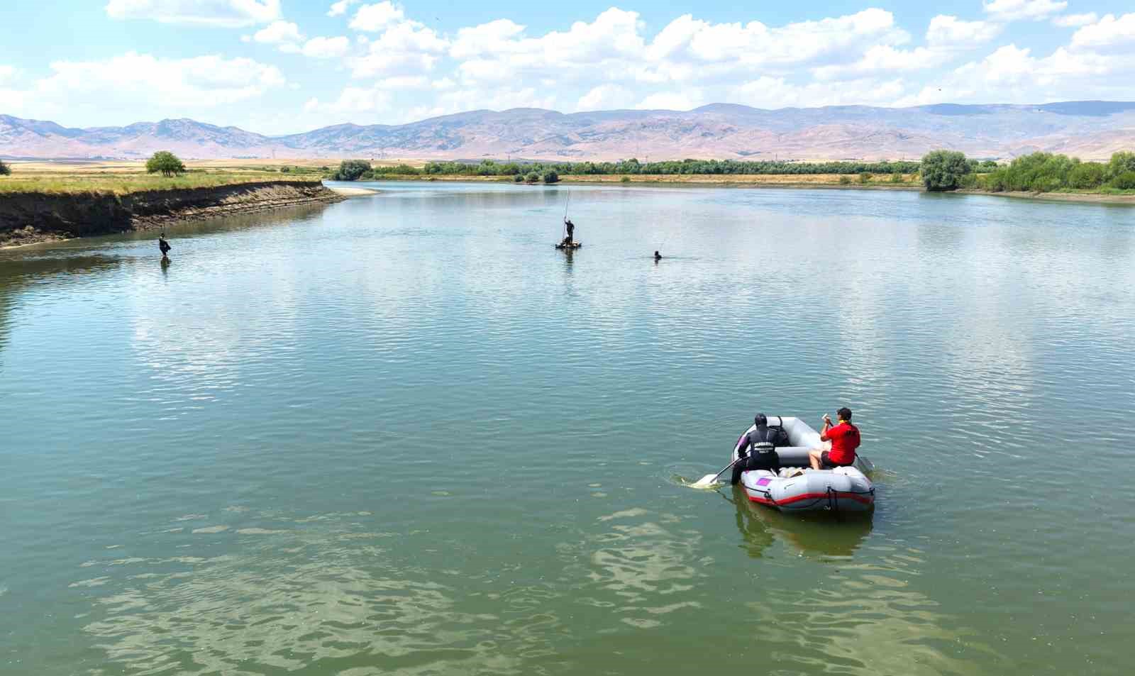 Murat Nehri’nde kaybolan Berat’ı arama çalışmaları 7. gününde