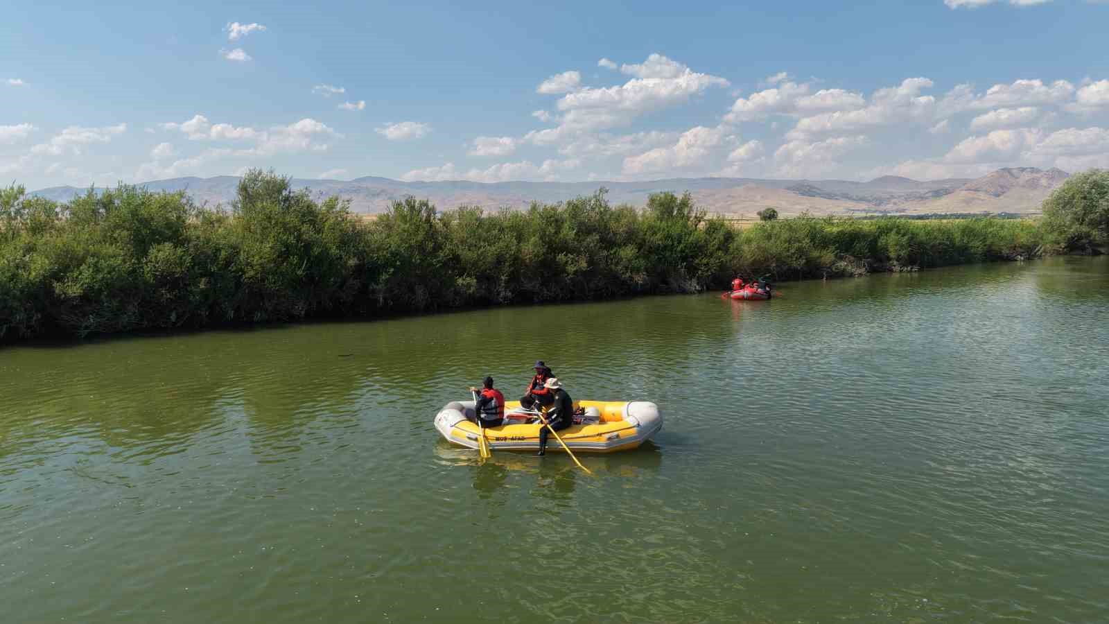 Murat Nehri’nde kaybolan Berat’ı arama çalışmaları 7. gününde