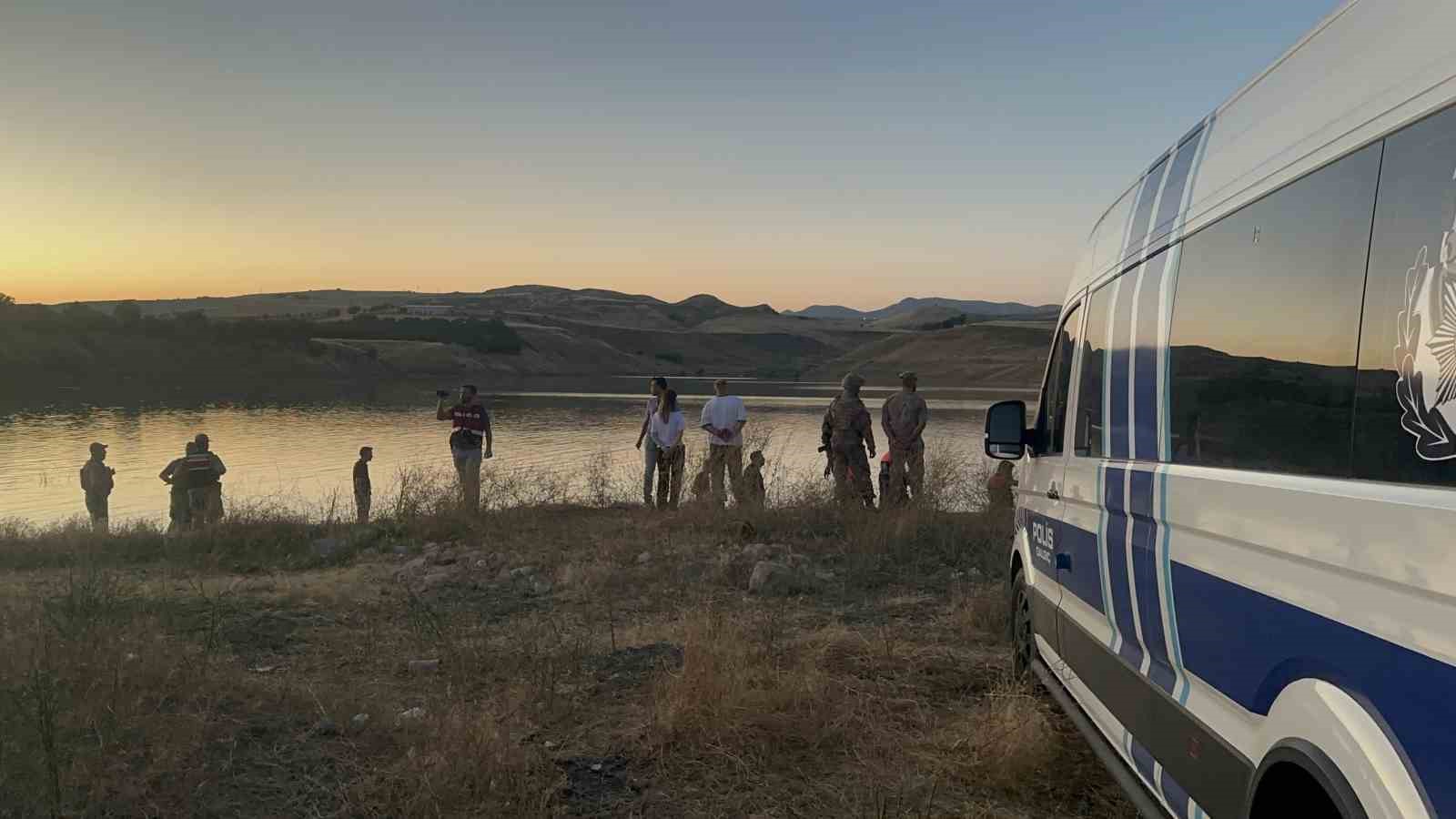Elazığ’da babasıyla baraj gölüne giren genç boğuldu