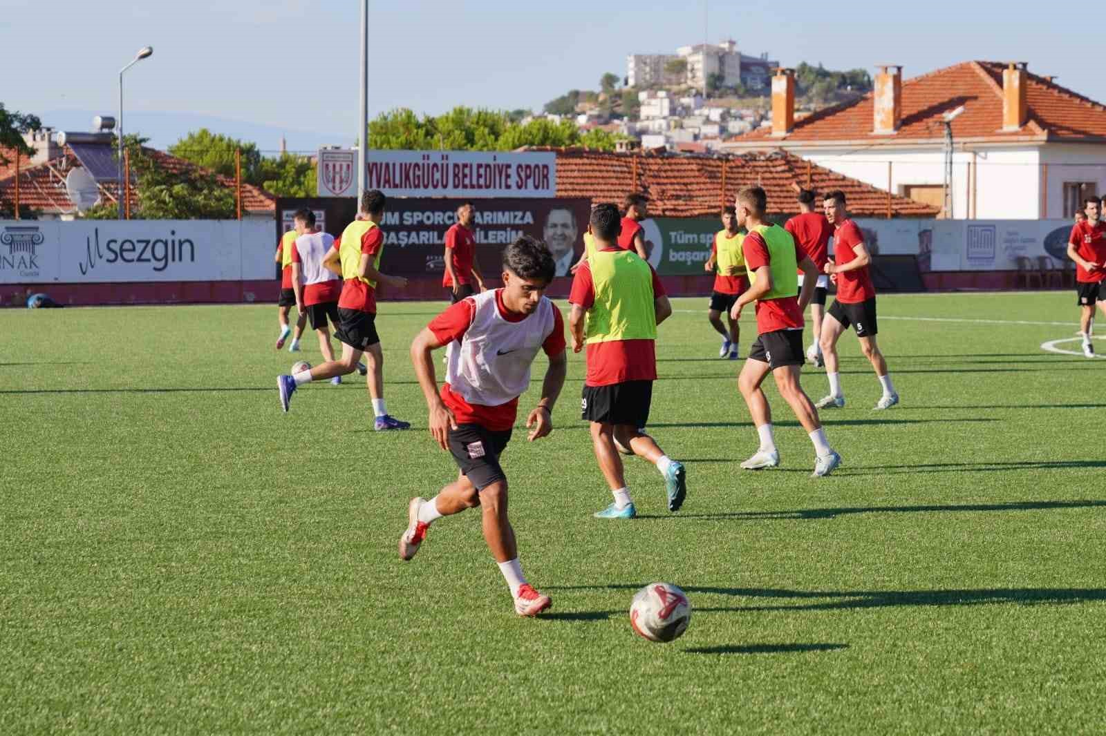 Başkan Ergin’den Ayvalık gücü Belediyespor’a moral ziyareti