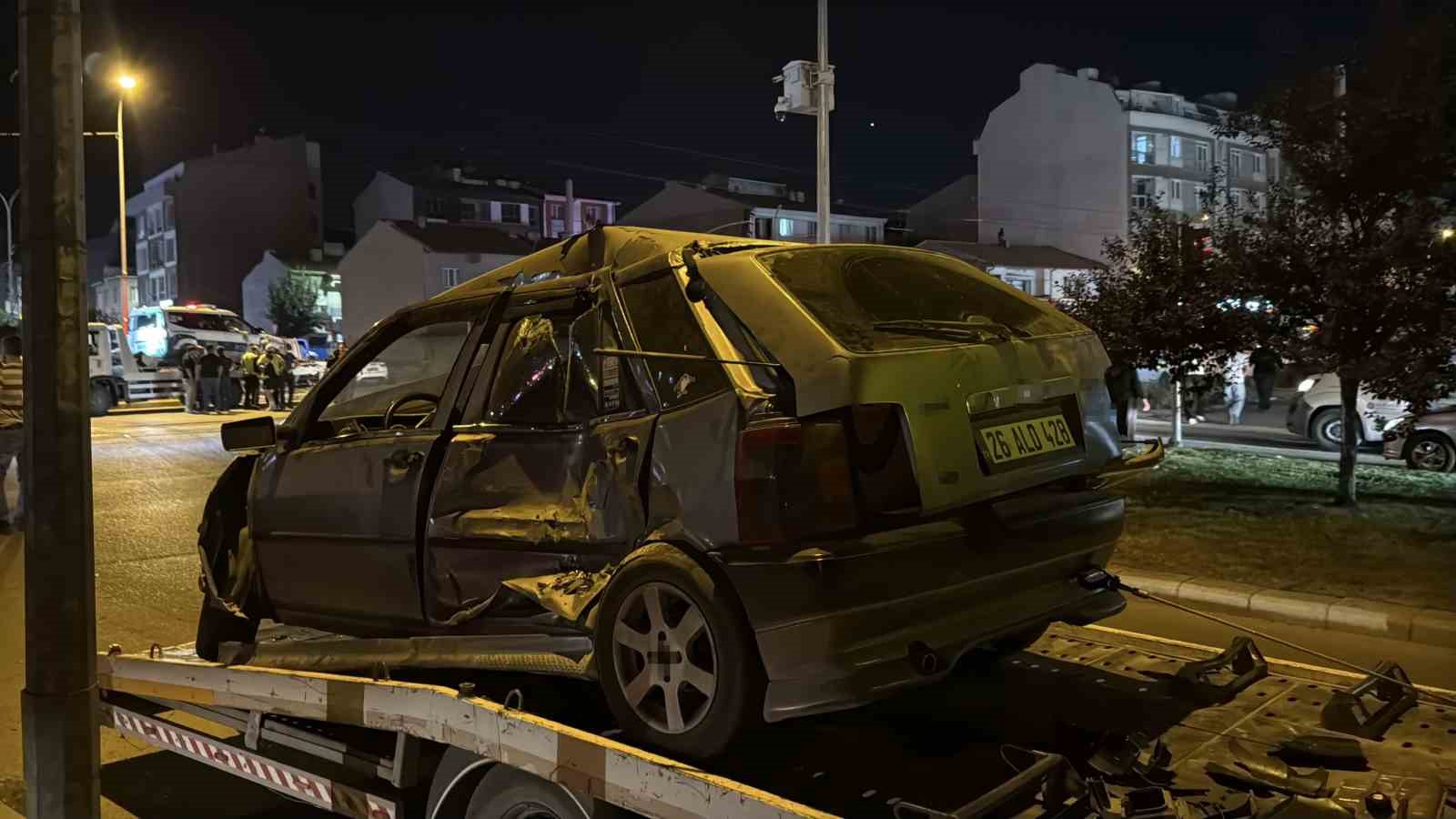 Polis aracı ile otomobil çarpıştı: 2’si polis 3 yaralı