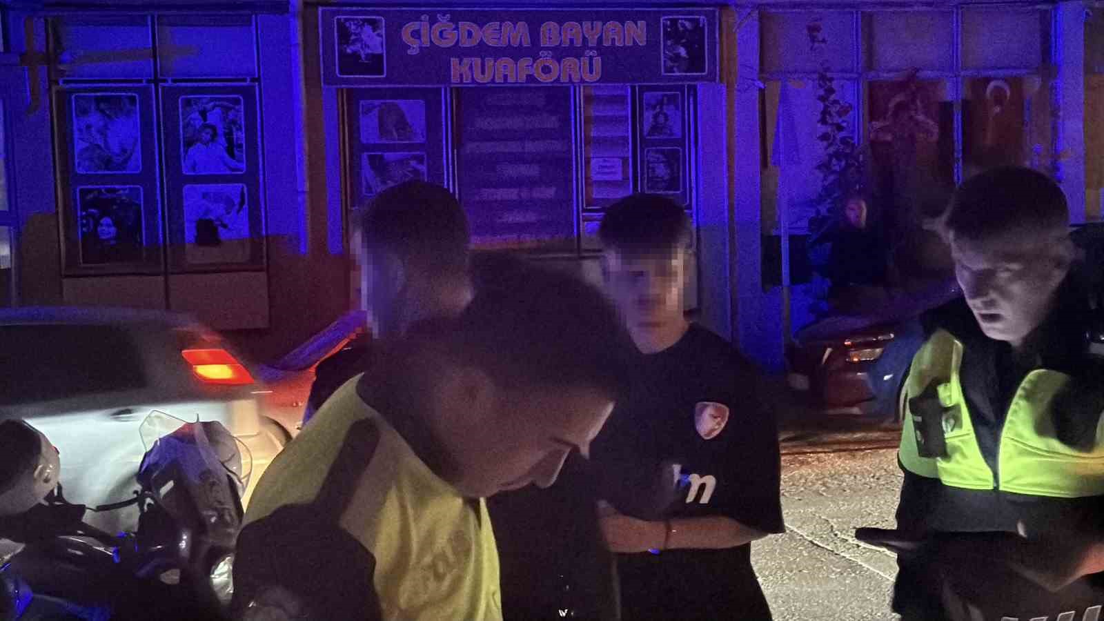 Eskişehir’de polisten kaçan motosikletli kaza yaptı