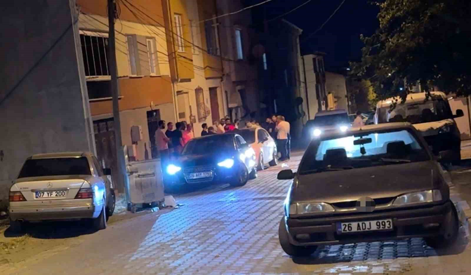 Eskişehir’de iki grup arasında taşlı sopalı kavga: 1’i polis 7 yaralı