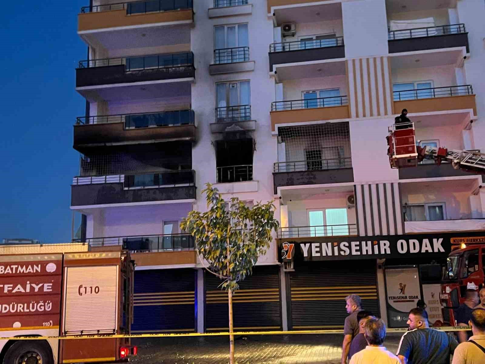 Batman’da apartman dairesinde yangın