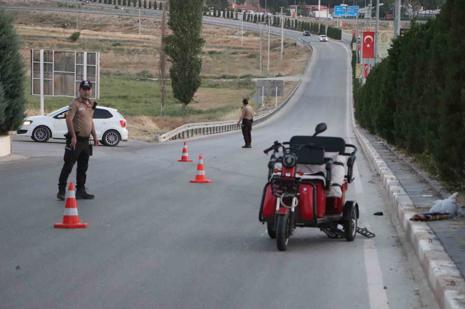 Karaman’da otomobilin çarptığı elektrikli bisikletin sürücüsü ağır yaralandı
