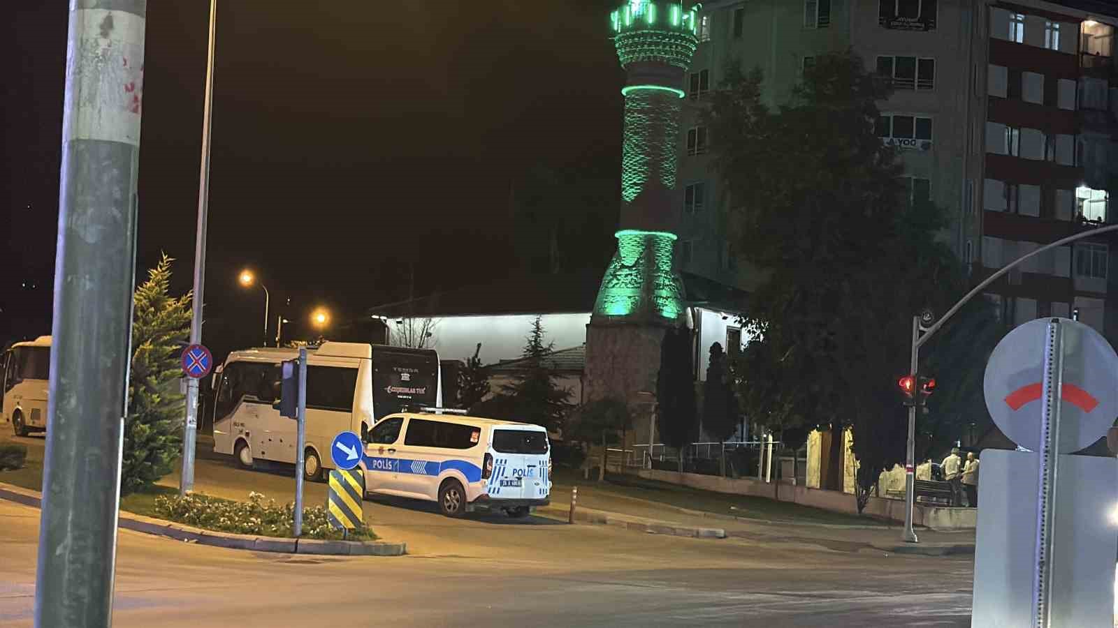 Şadırvanda baygın haldeki şahsa din görevlisi müdahale etti