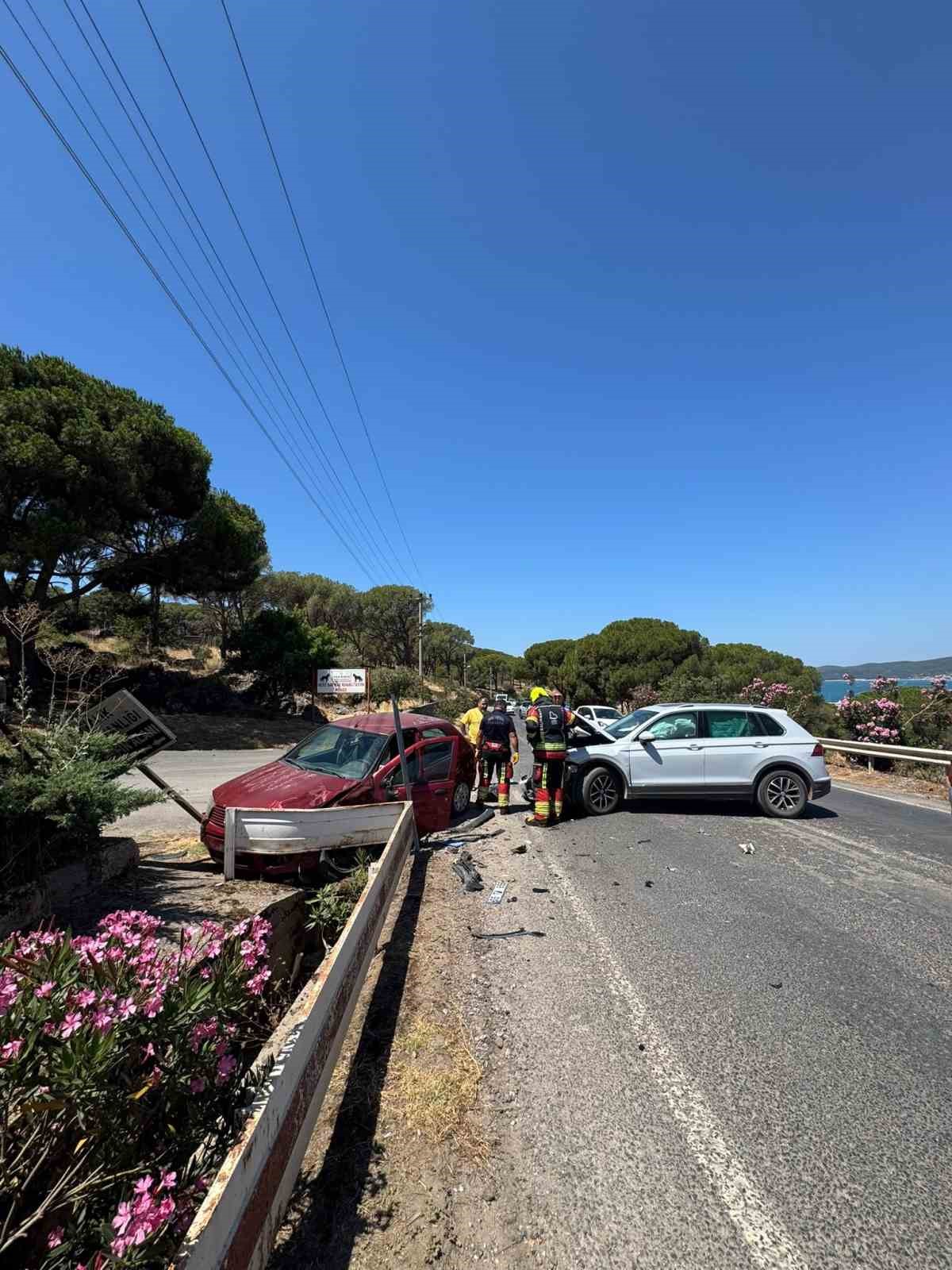 Ayvalık’ta trafik kazası: 2 yaralı