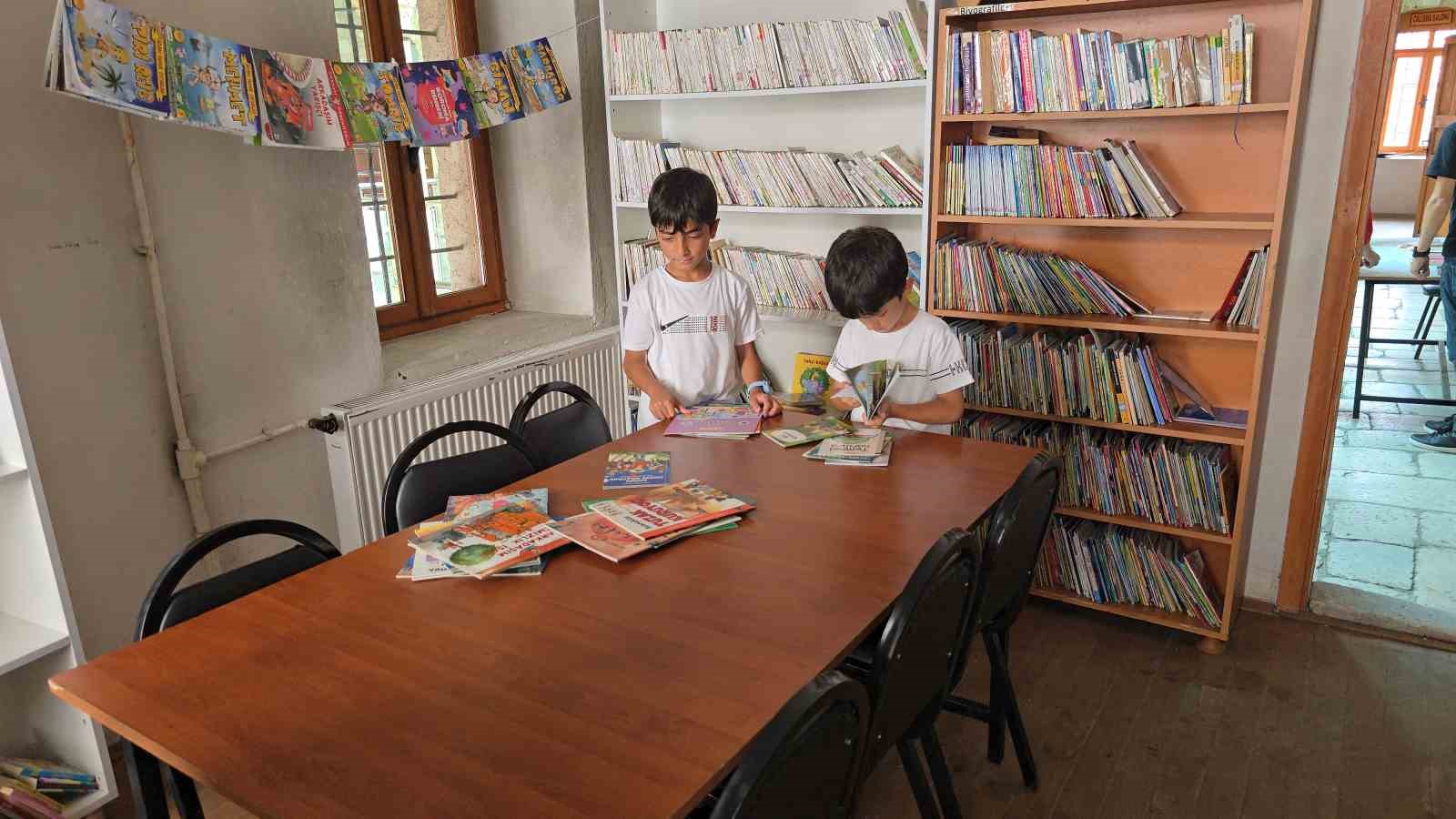 Eskiden cezaeviydi şimdi ise 36 bin kitaplık bir bilgi yuvası