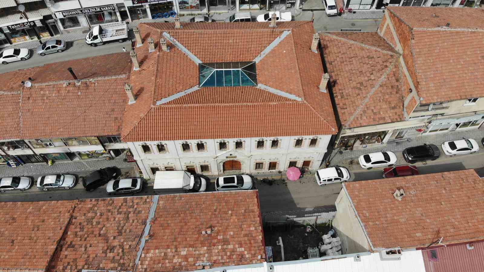 Eskiden cezaeviydi şimdi ise 36 bin kitaplık bir bilgi yuvası