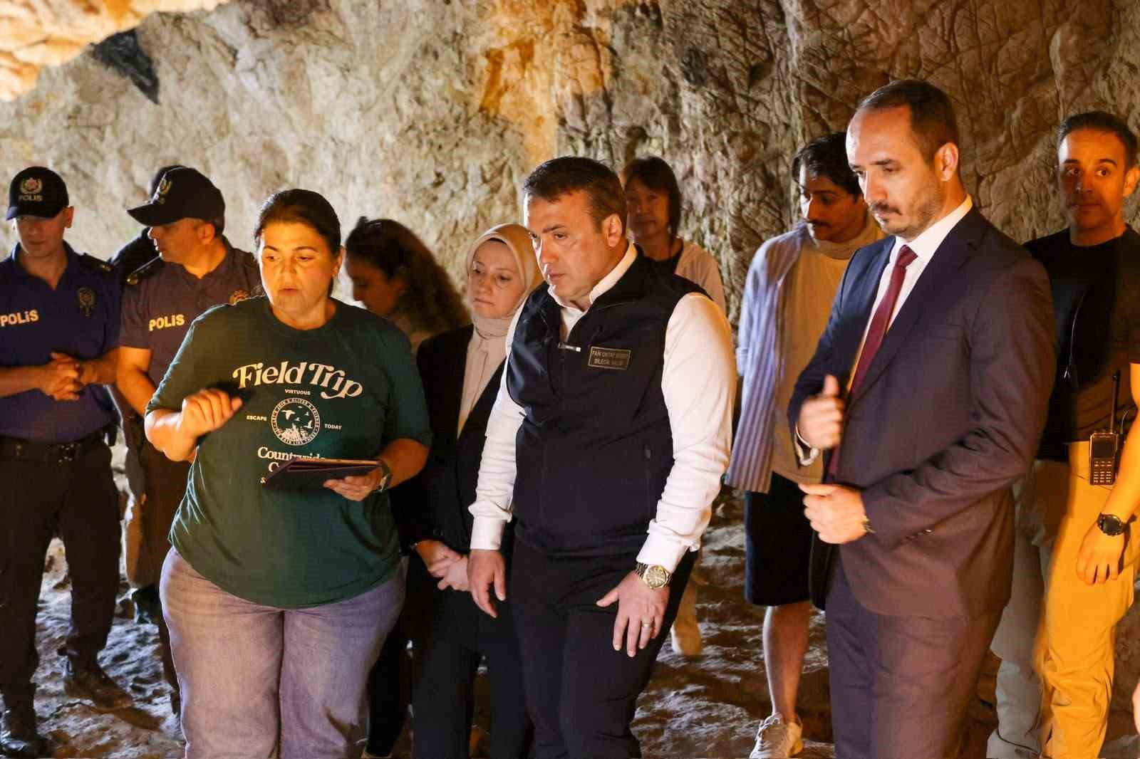 16 bin 500 yıllık geçmişe sahip kazı alanında inceleme
