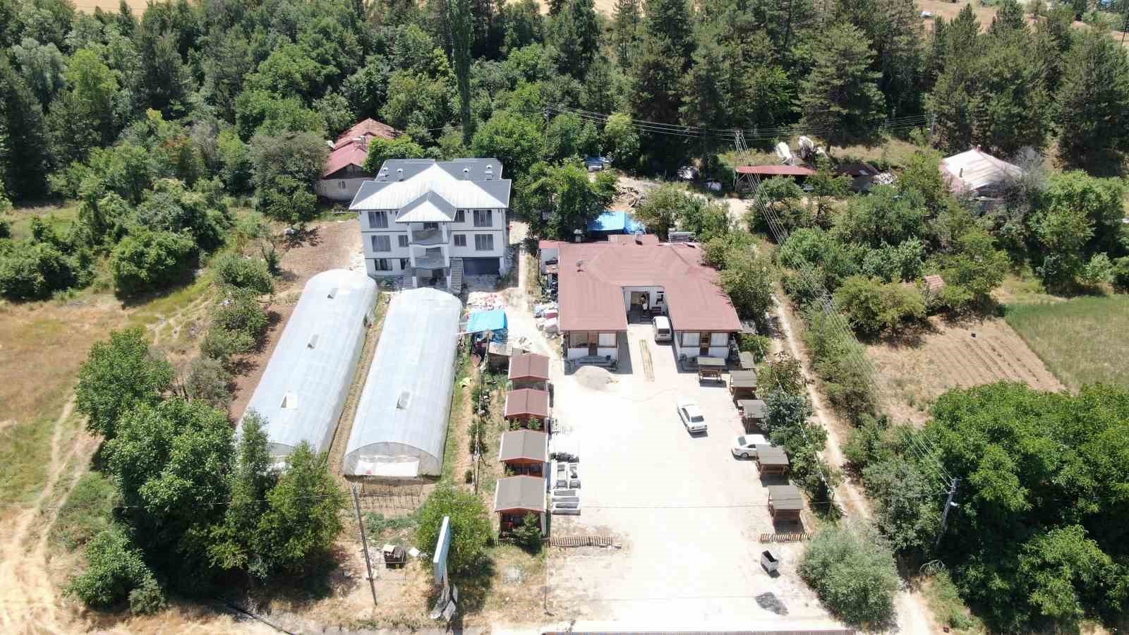 Devlet destekledi, anne ve kızı azimle başardı: 11 yıldır köydeki restoranda damakları şenlendiriyorlar