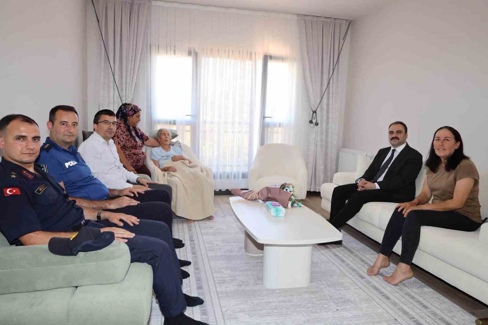 Kaymakam Battal, şehit aileleri ve gazi ile bir araya geldi