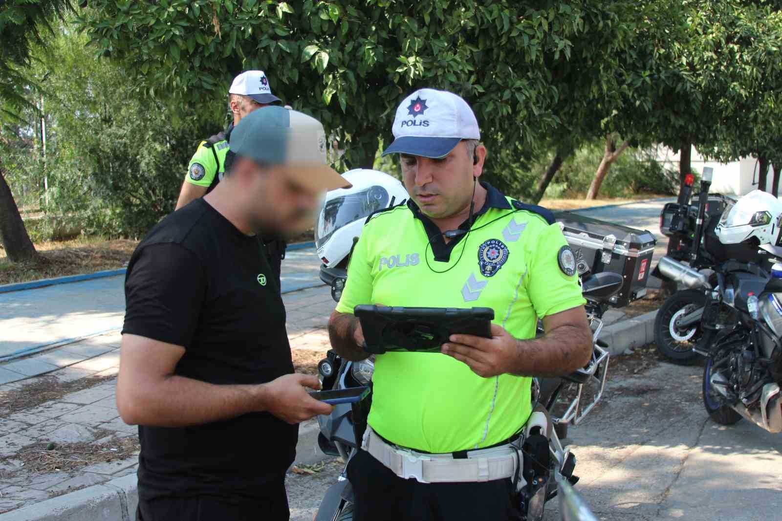 "Gideceğim yer yakın olduğu için kask takmadım" dedi, cezadan kurtulamadı