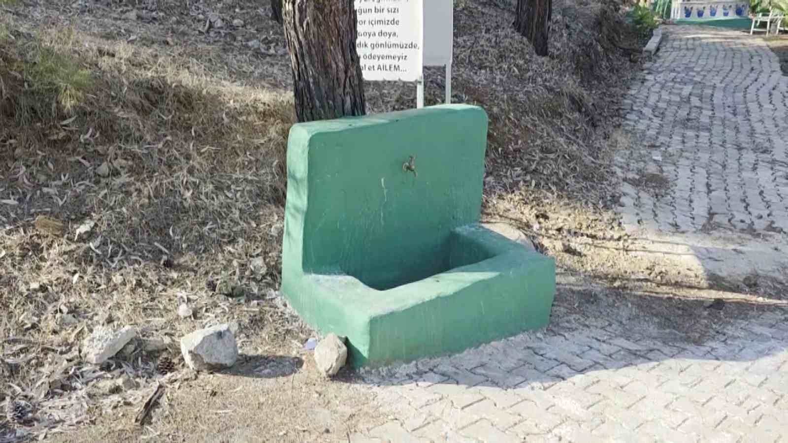 Mezarlıktaki muslukları çalan hırsızlara vatandaştan tepki