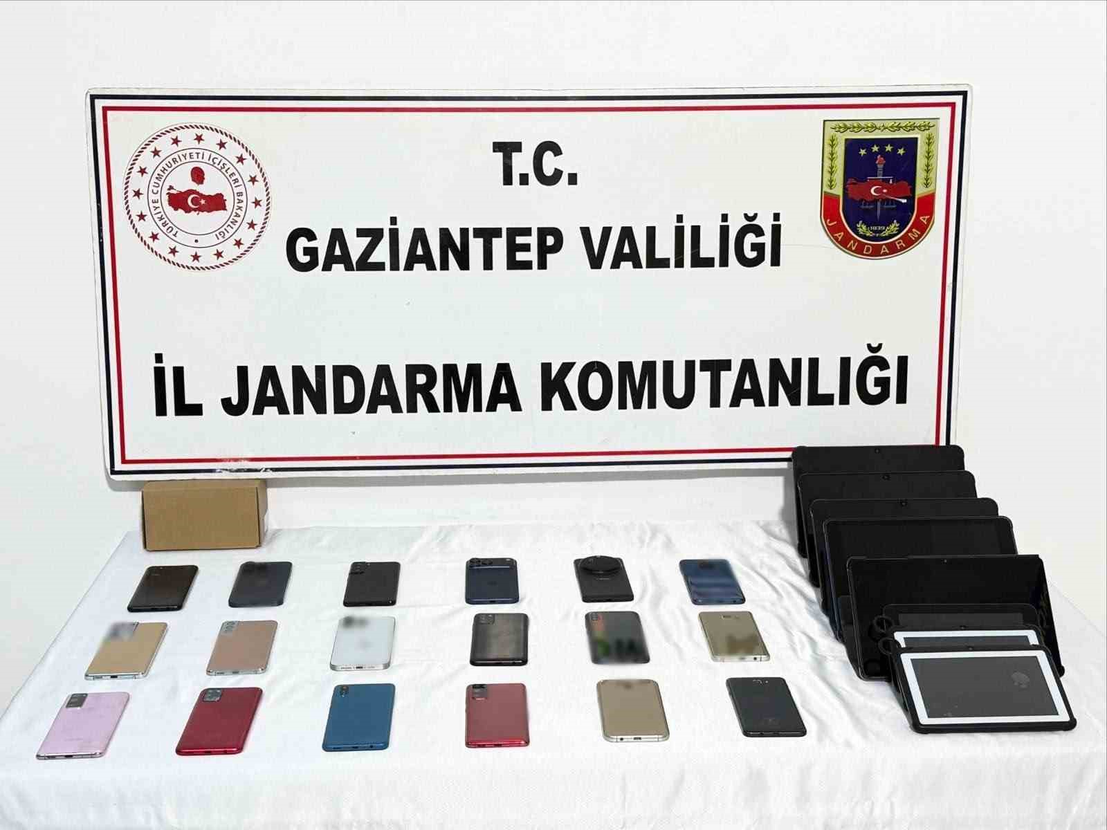 Gaziantep’te 1 milyon TL değerinde kaçak malzeme ele geçirildi: 3 gözaltı