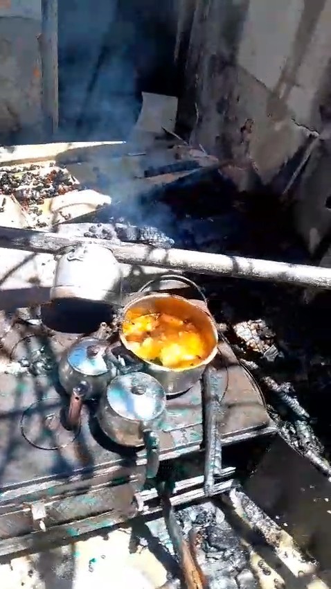 Avludaki soba, yangına neden oldu