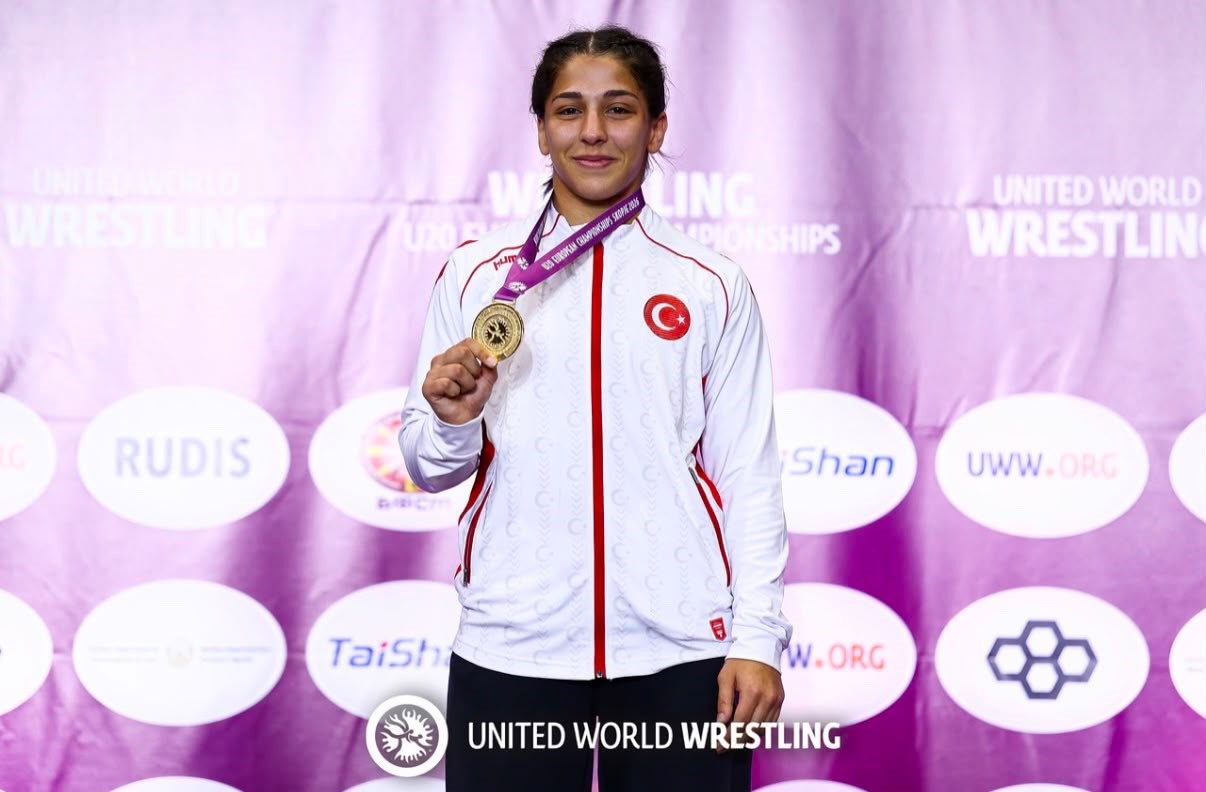 BARÜ’lü sporculardan Avrupa Güreş Şampiyonası’nda 2 madalya