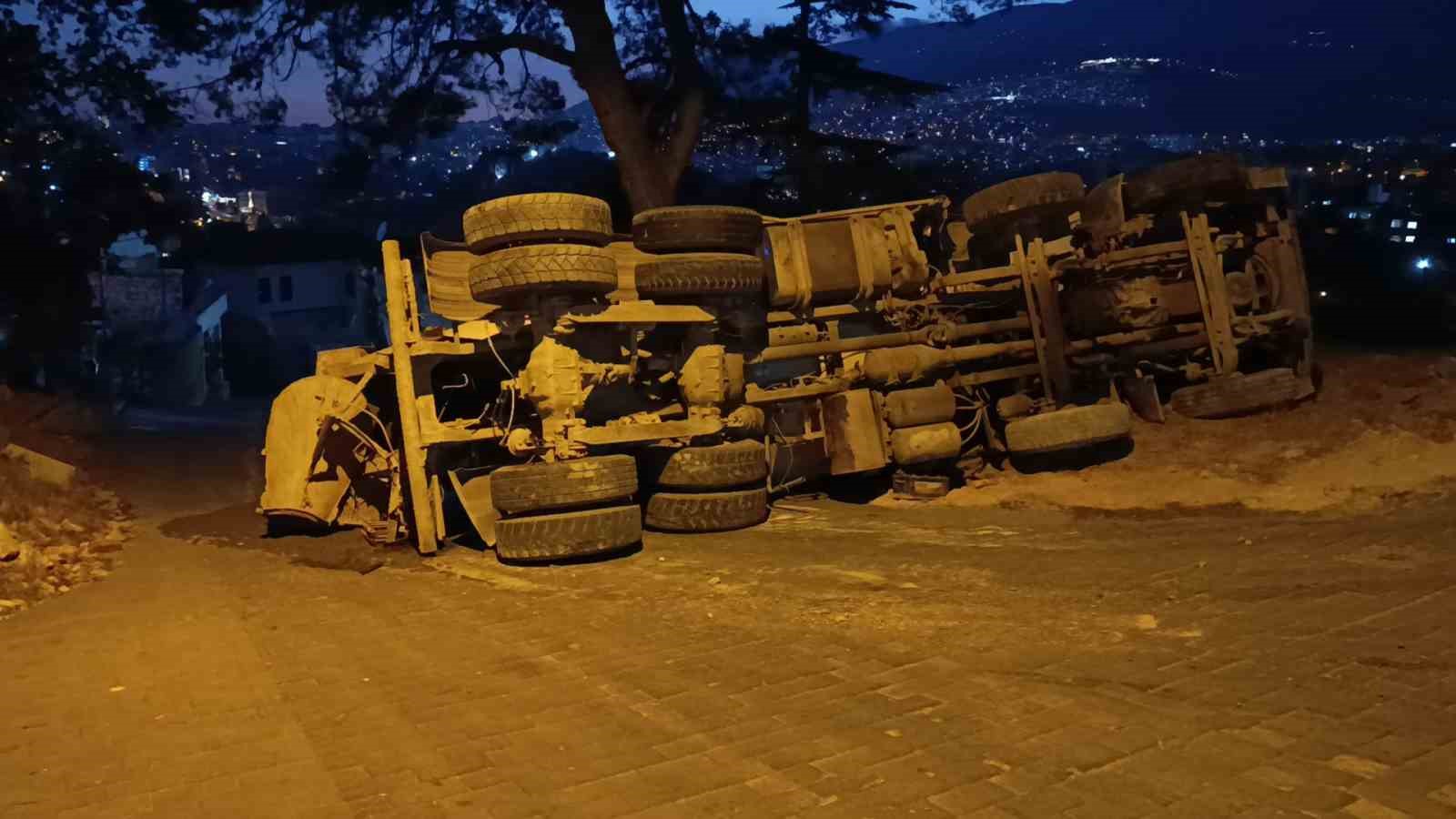 Kahramanmaraş’ta beton mikseri devrildi: 1 yaralı
