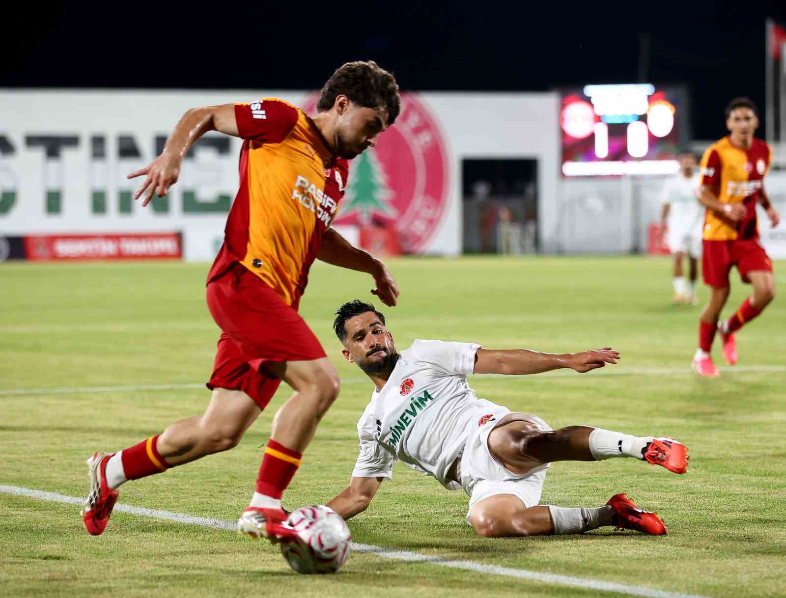 Galatasaray ilk hazırlık maçını farklı kazandı