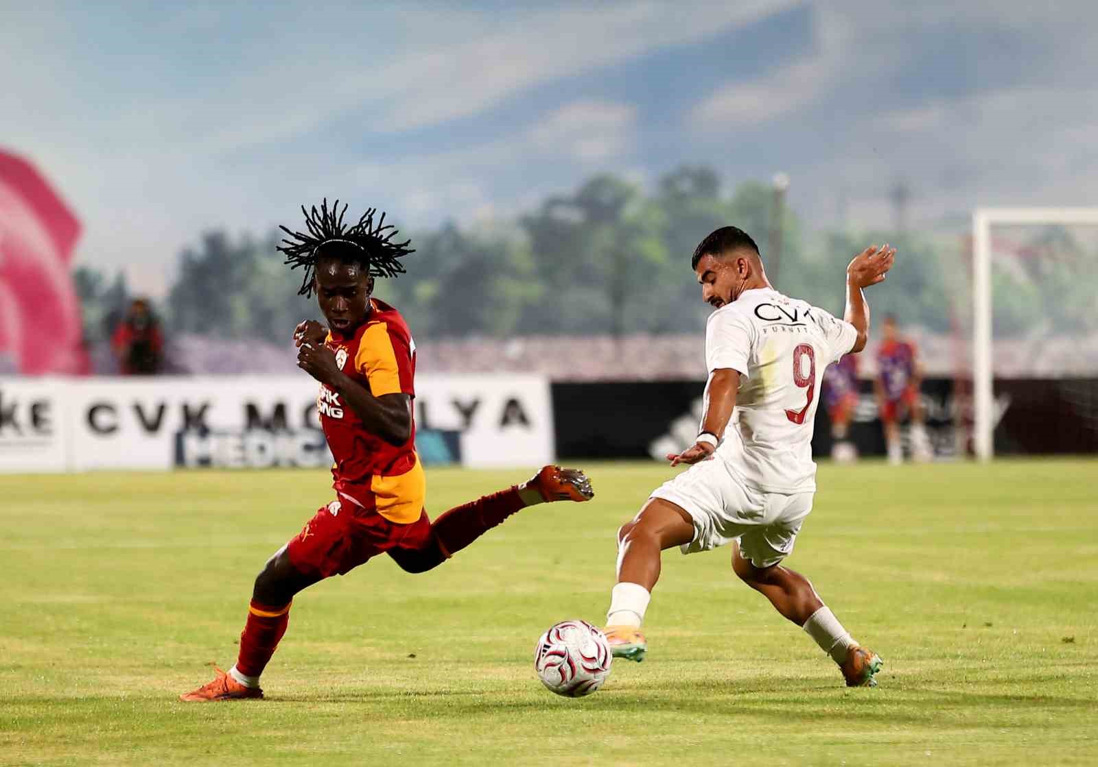 Galatasaray ilk hazırlık maçını farklı kazandı