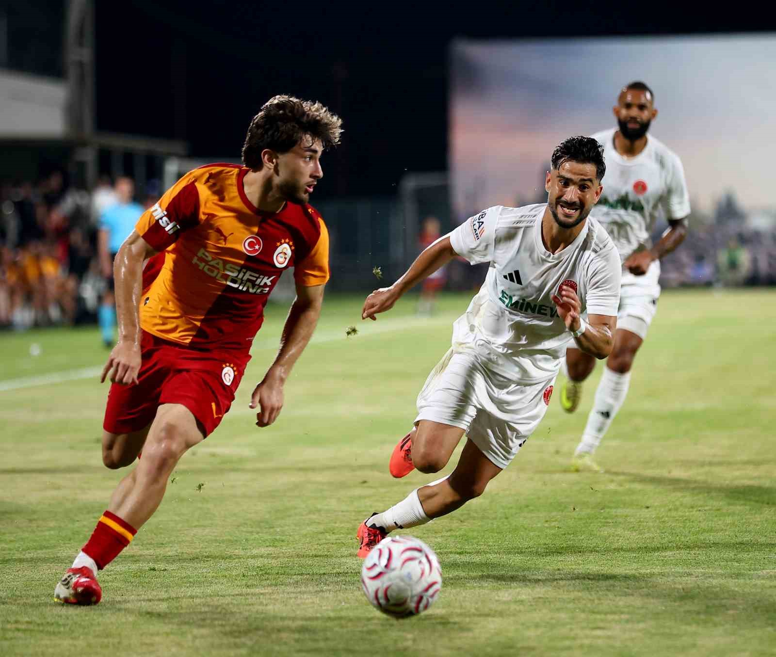Galatasaray ilk hazırlık maçını farklı kazandı