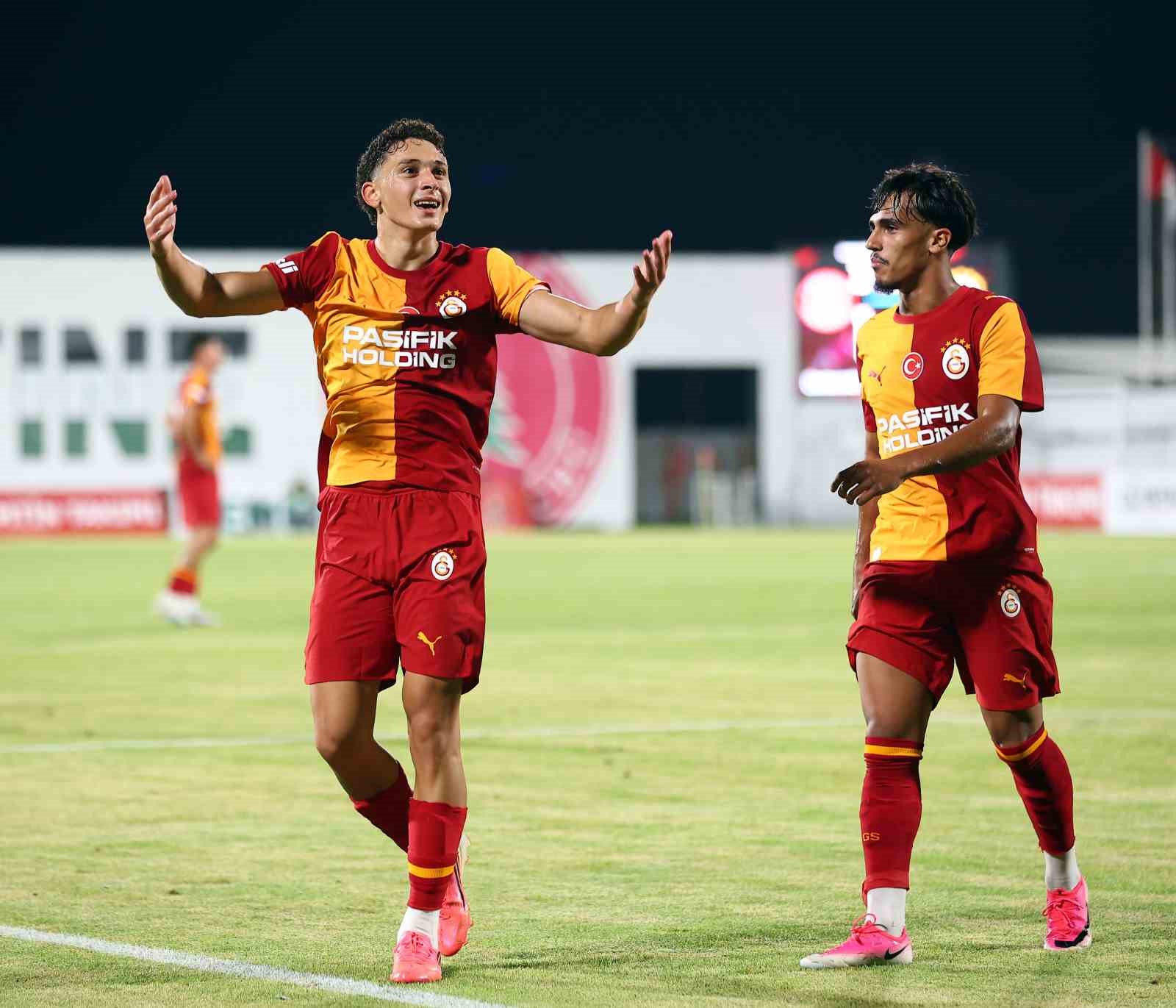 Galatasaray ilk hazırlık maçını farklı kazandı