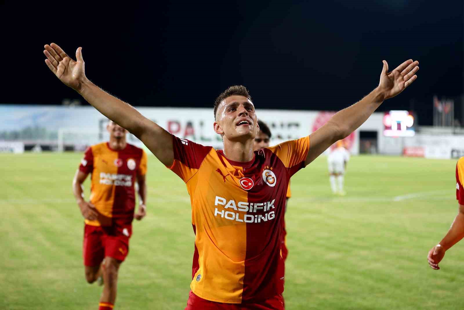 Galatasaray ilk hazırlık maçını farklı kazandı