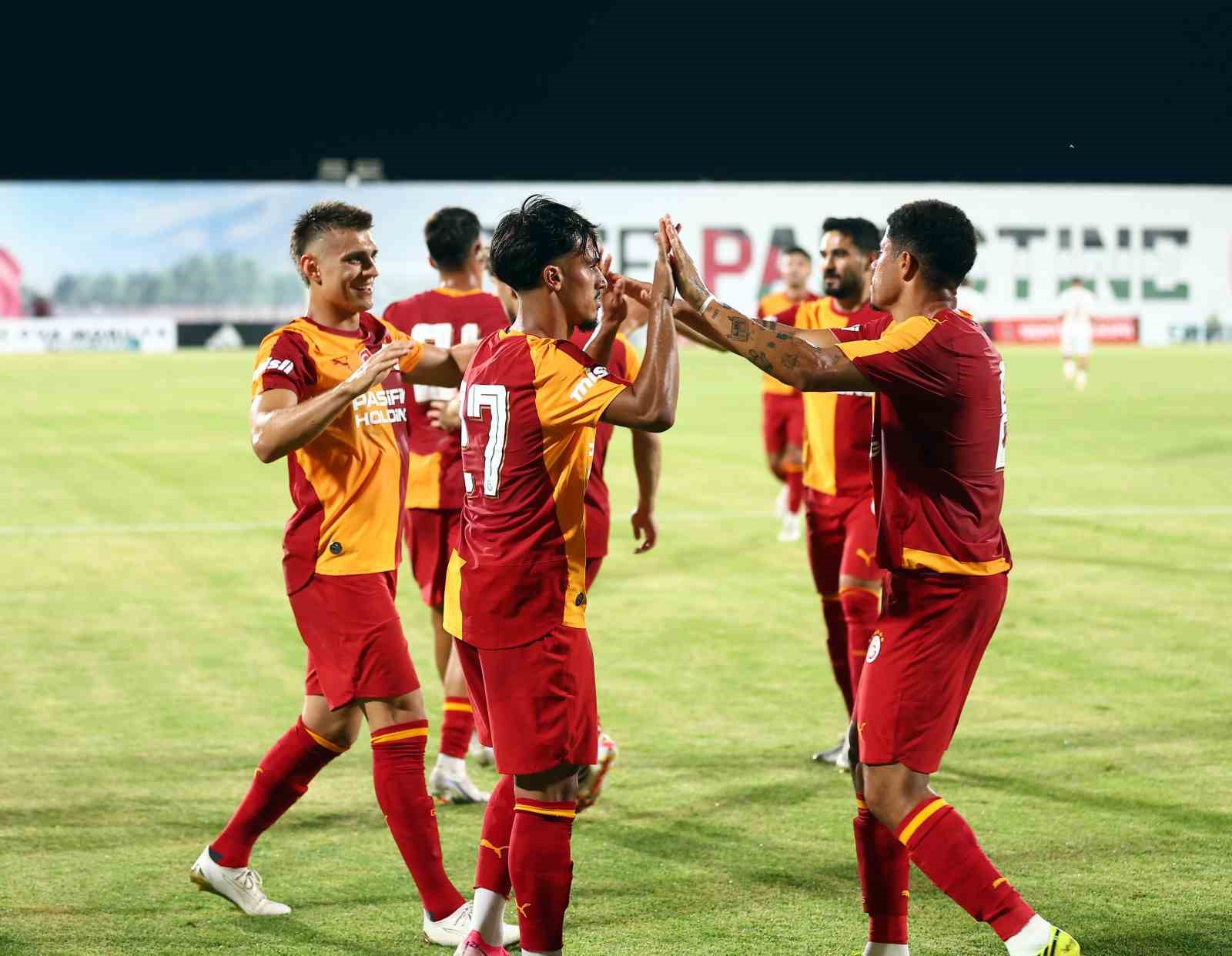 Galatasaray ilk hazırlık maçını farklı kazandı