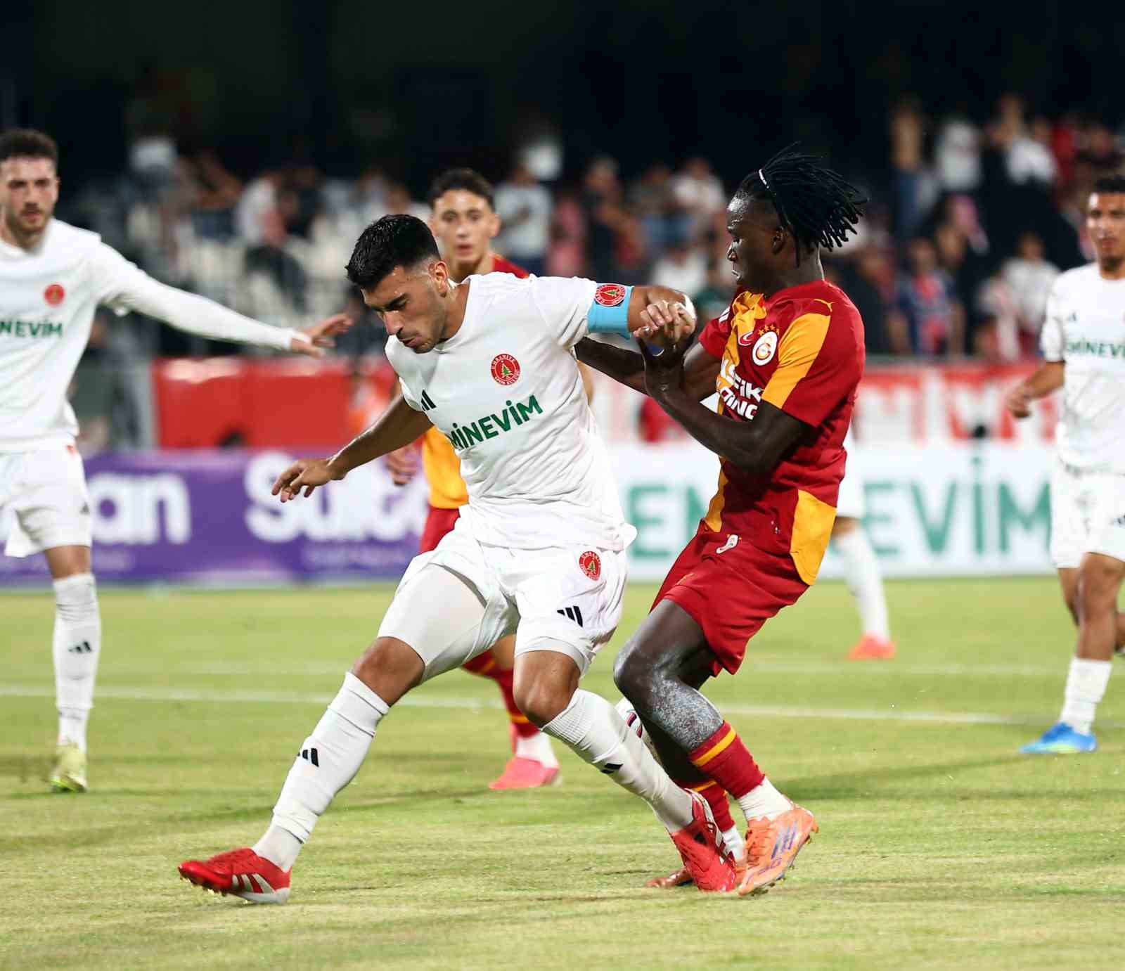 Galatasaray ilk hazırlık maçını farklı kazandı