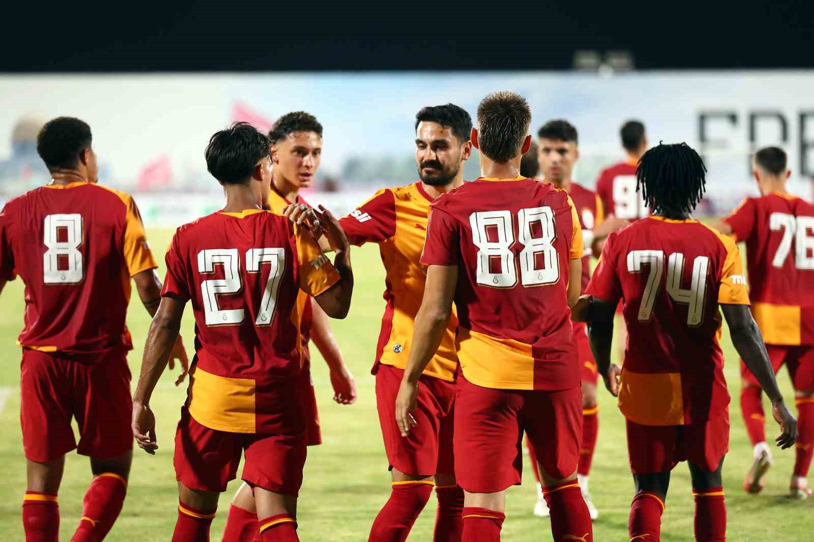 Galatasaray ilk hazırlık maçını farklı kazandı
