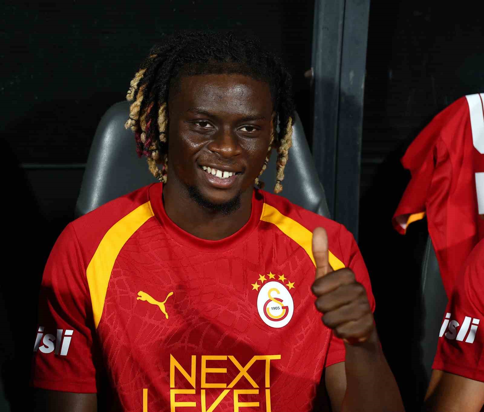 Galatasaray ilk hazırlık maçını farklı kazandı