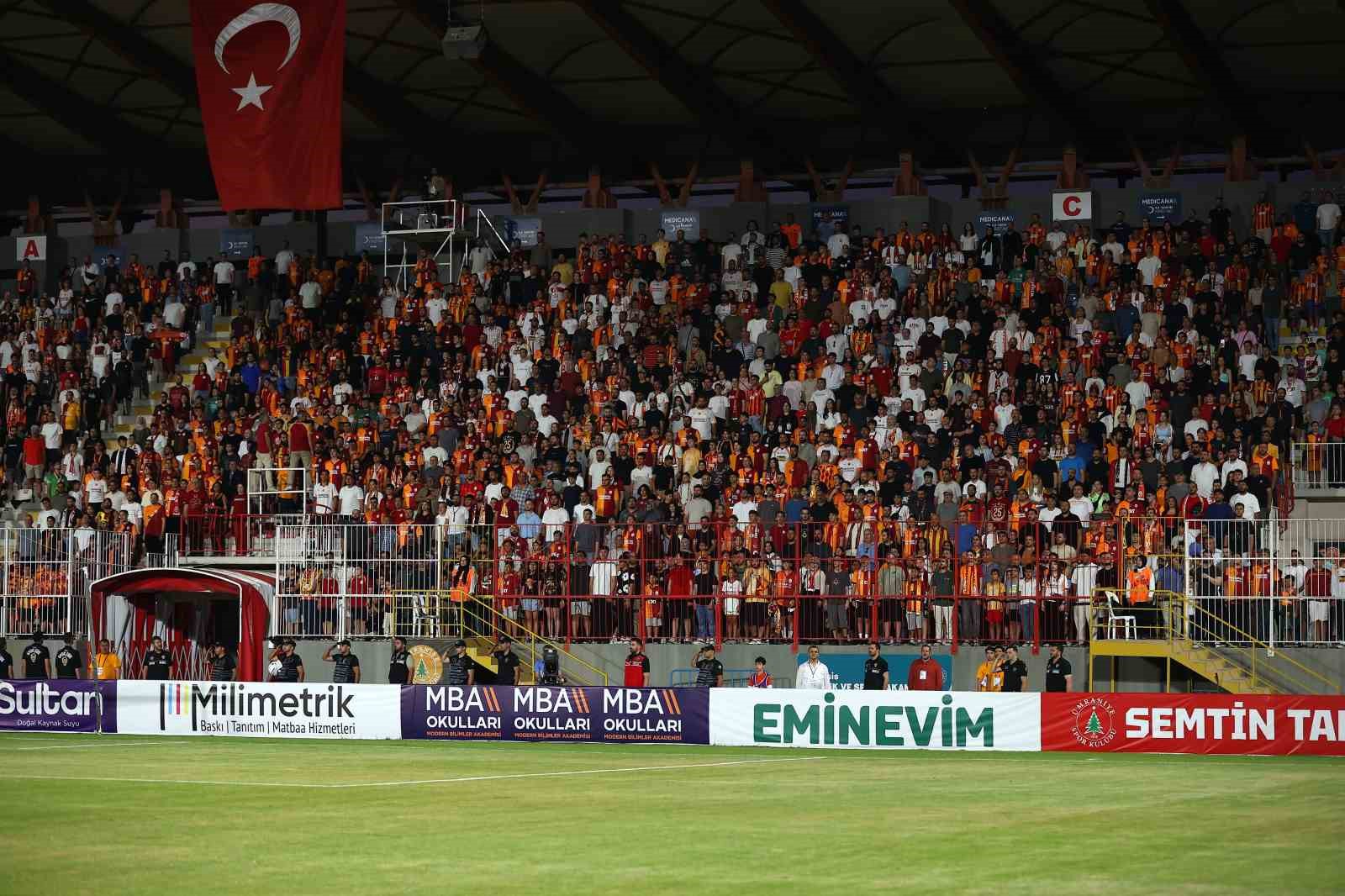 Galatasaray ilk hazırlık maçını farklı kazandı