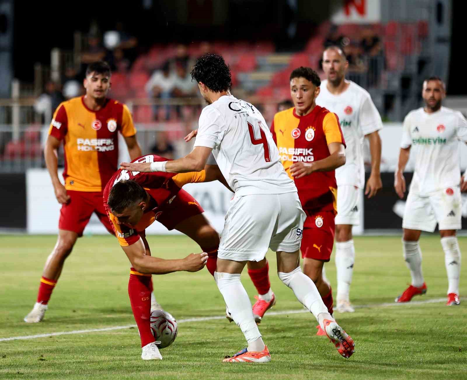 Galatasaray ilk hazırlık maçını farklı kazandı