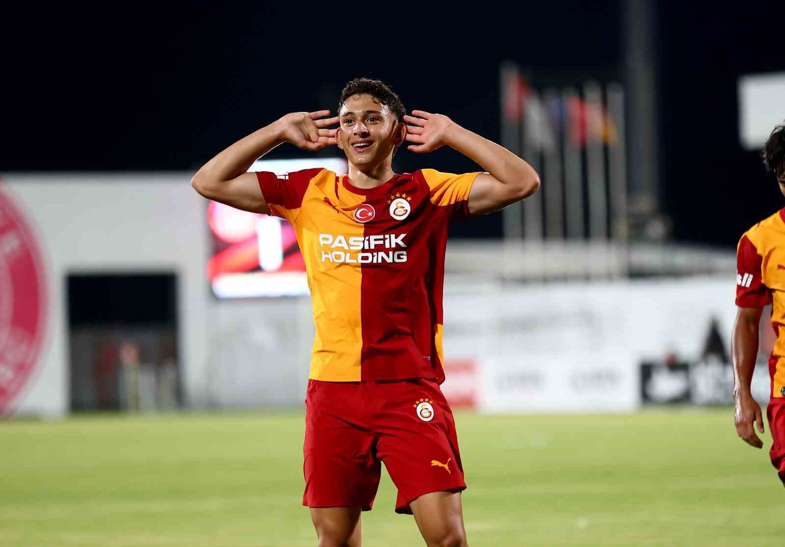Galatasaray ilk hazırlık maçını farklı kazandı