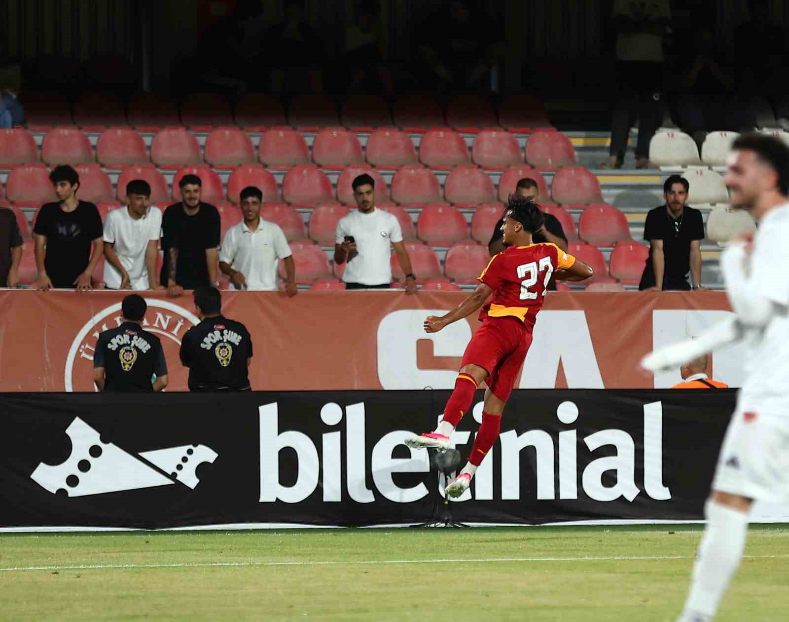 Galatasaray ilk hazırlık maçını farklı kazandı
