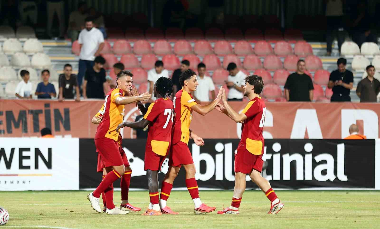 Galatasaray ilk hazırlık maçını farklı kazandı