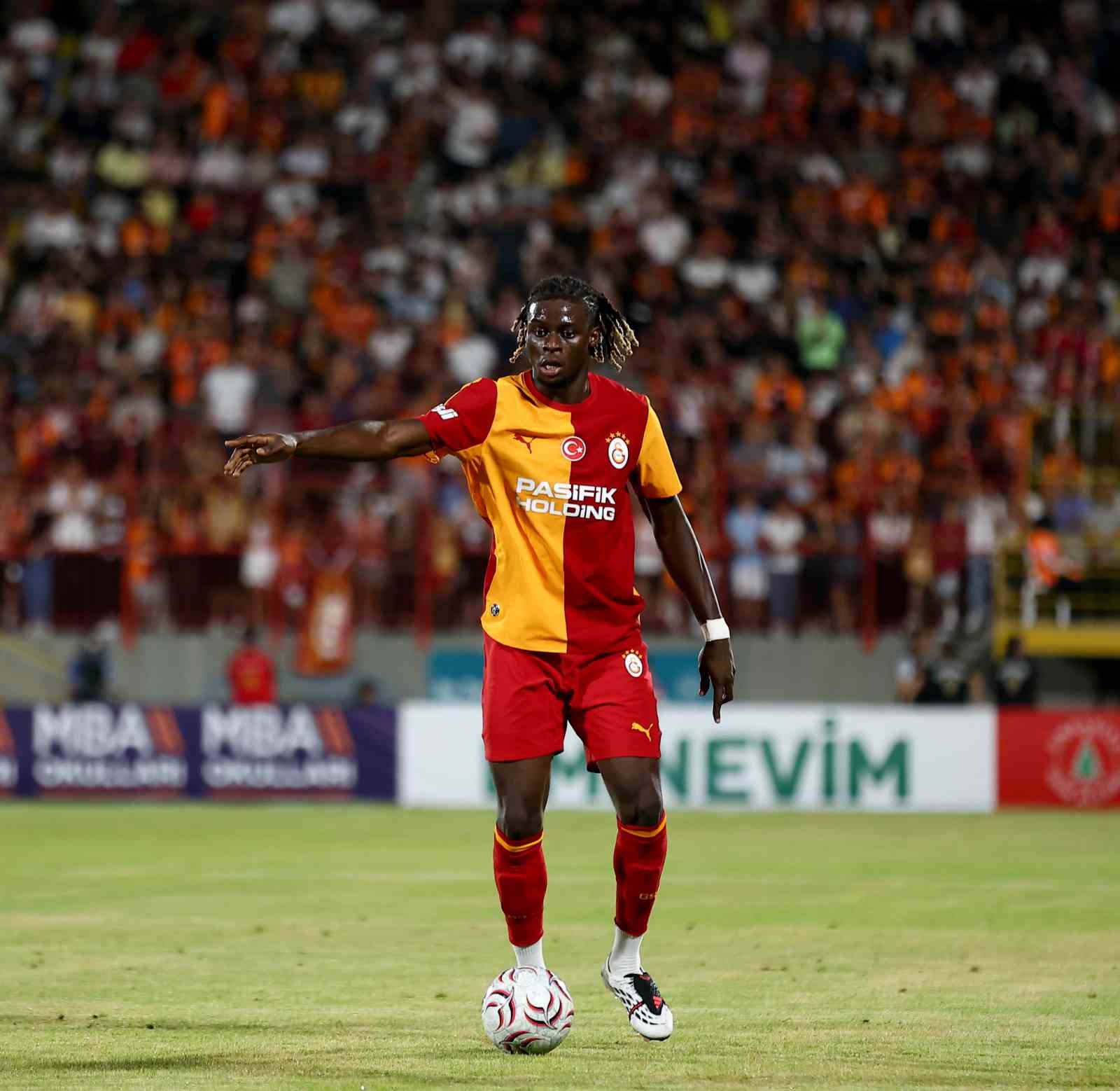 Galatasaray ilk hazırlık maçını farklı kazandı