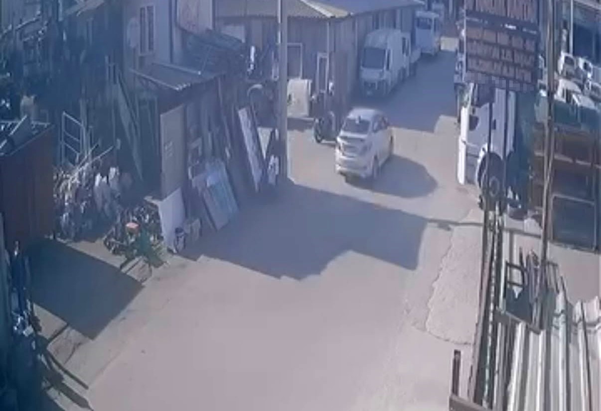Aynı sokakta peş peşe kazalar kamerada