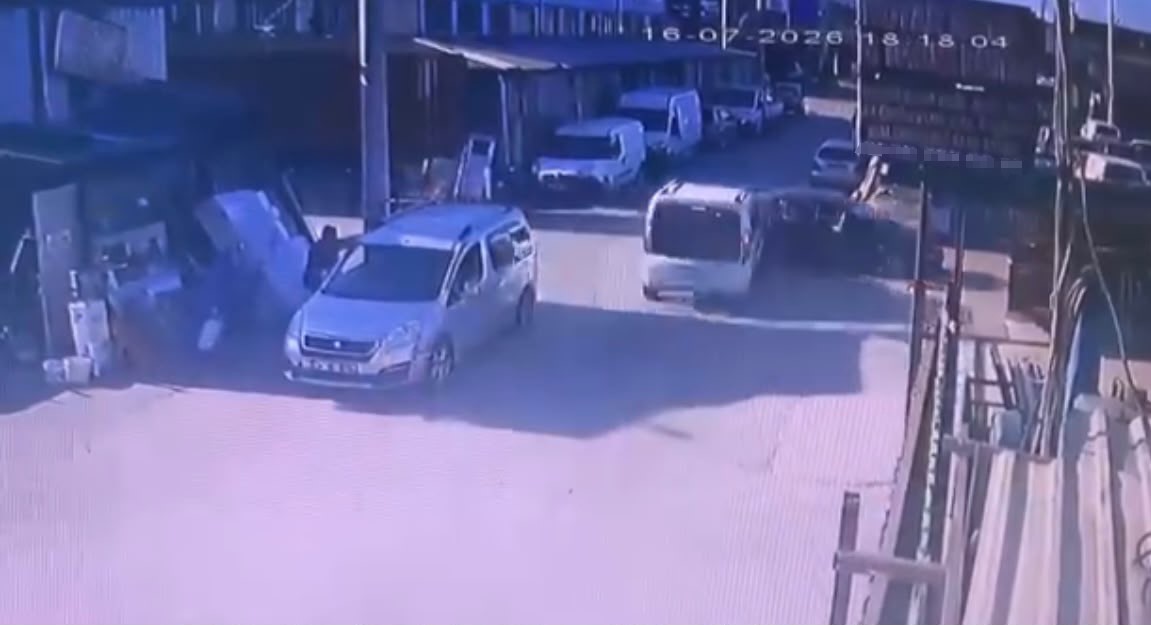 Aynı sokakta peş peşe kazalar kamerada