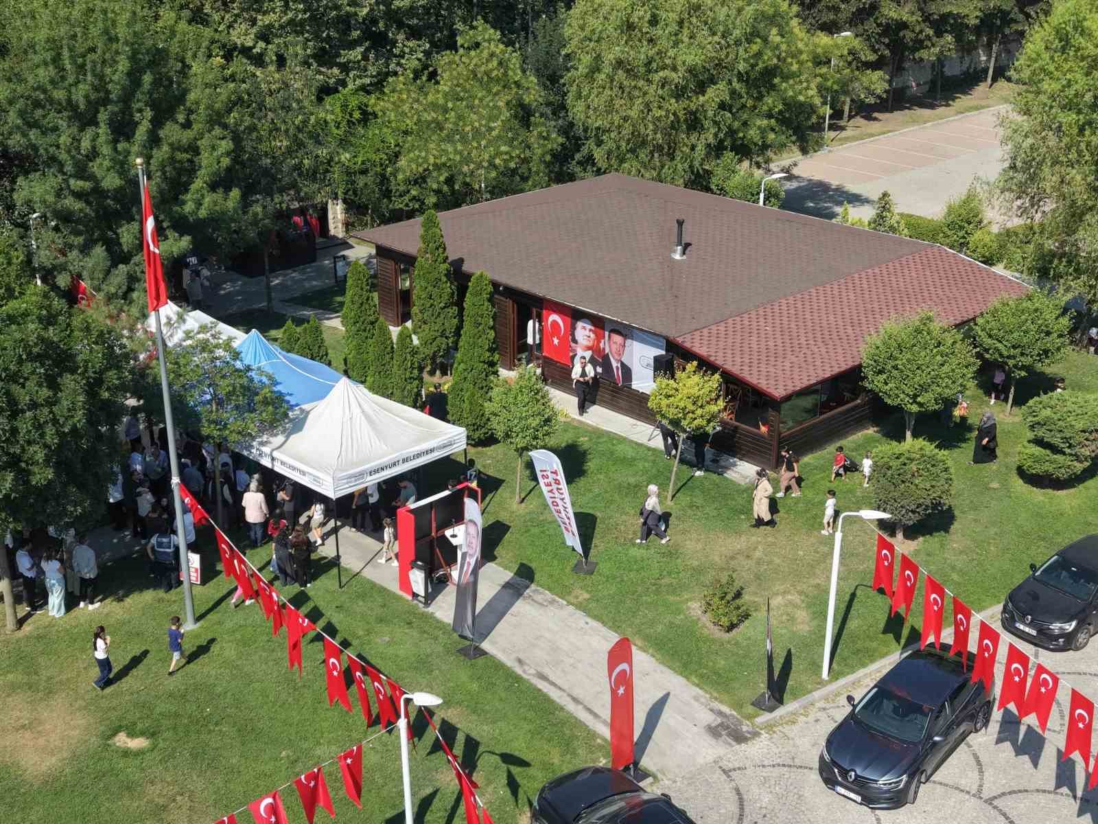 Esenyurt’a 2 yeni yatırım: Gümüş Sosyal Tesisi ve Kıbrıs 74 Emekli evi hizmete açıldı