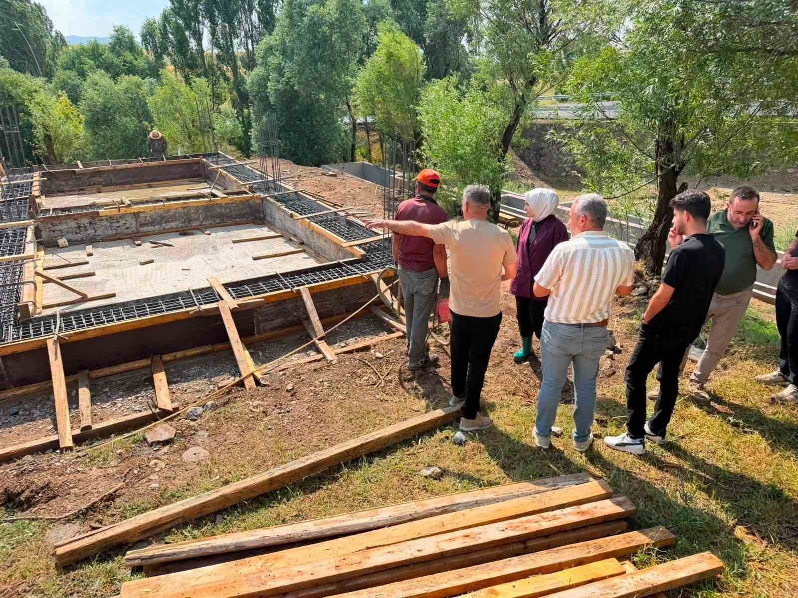 Kaymakam çizmeleriyle gündem oldu