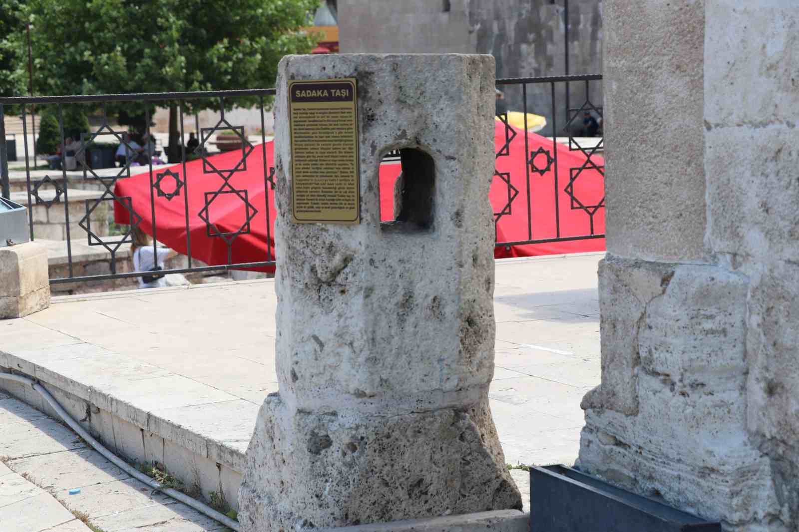 Birlik ve beraberliğin simgesi olan sadaka taşları günümüzde unutuldu