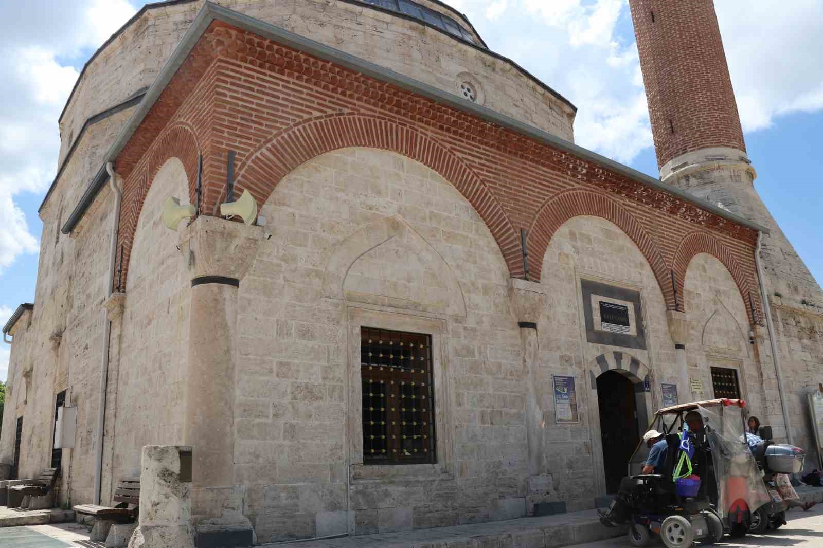 Birlik ve beraberliğin simgesi olan sadaka taşları günümüzde unutuldu