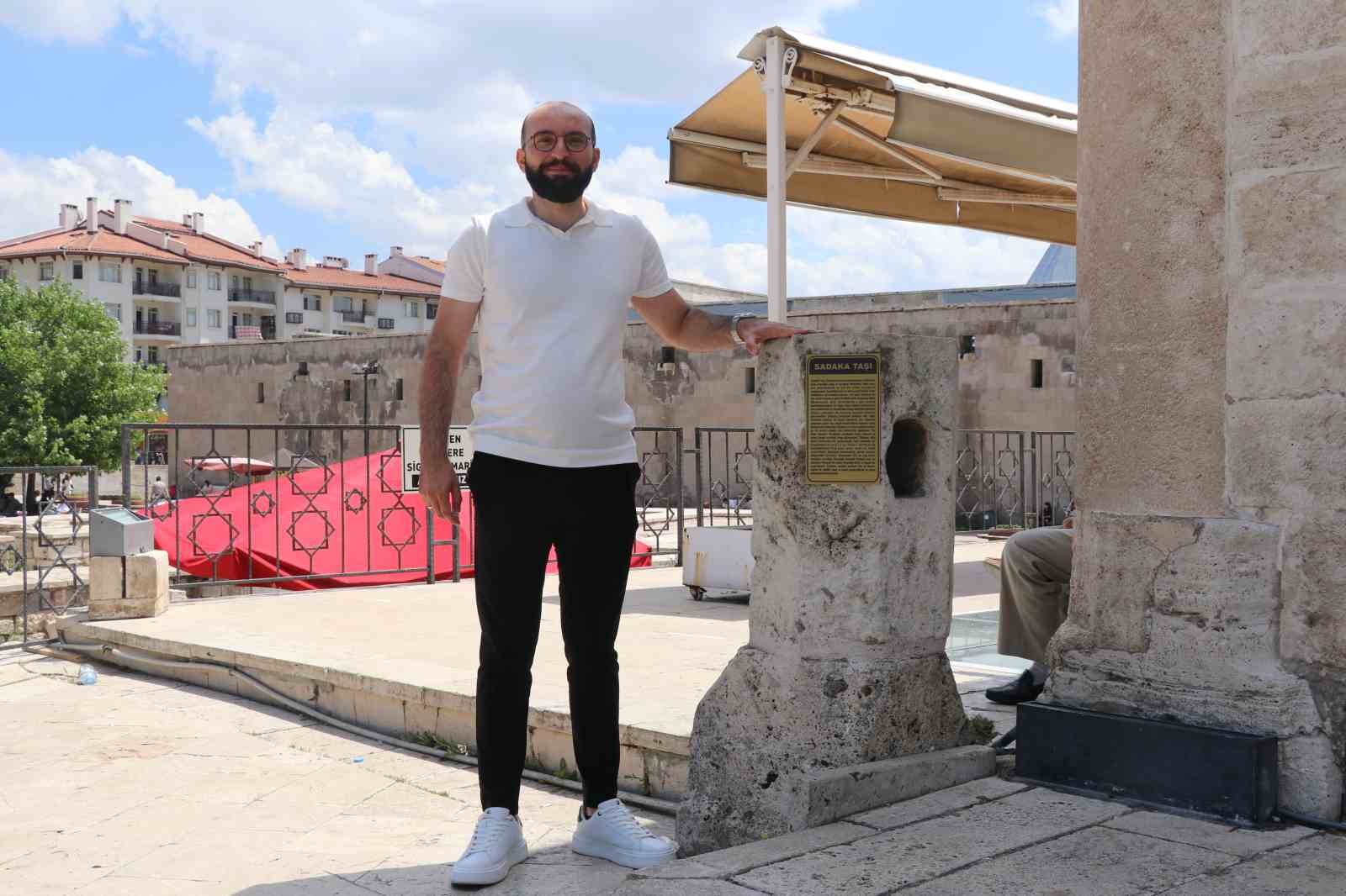 Birlik ve beraberliğin simgesi olan sadaka taşları günümüzde unutuldu