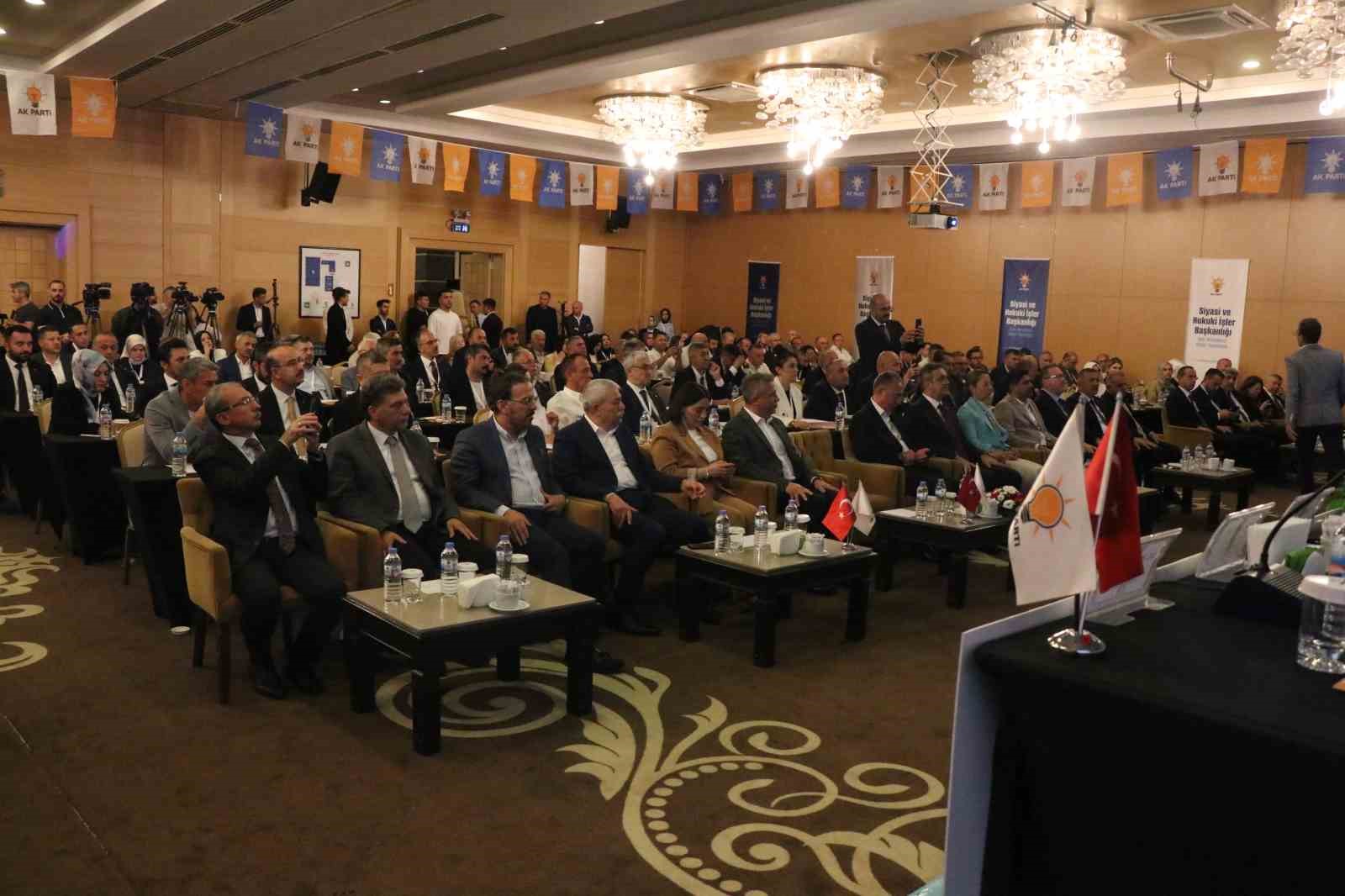 AK Parti Genel Başkan Yardımcısı Yazıcı, "Mevcut anayasa yamalı bohçaya dönüşmüş"
