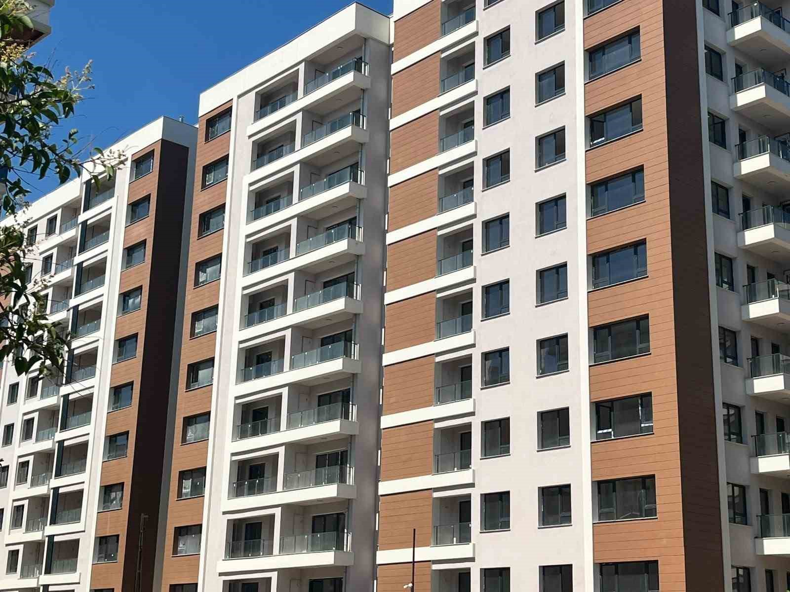 İzmir’de kentsel dönüşüm mağdurlarından ’anahtarlı’ eylem
