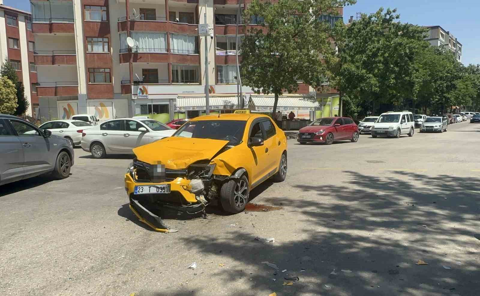 Elazığ’da trafik kazası: 6 yaralı