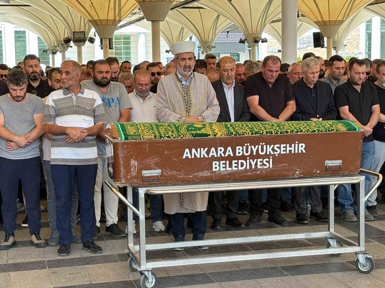 Hafriyat kamyonu kazasında vefat eden işçi son yolculuğuna uğurlandı